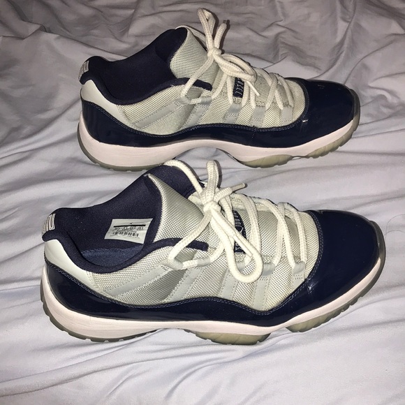 Air Jordan 11 Retro Low Georgetown - Picture 2 of 8